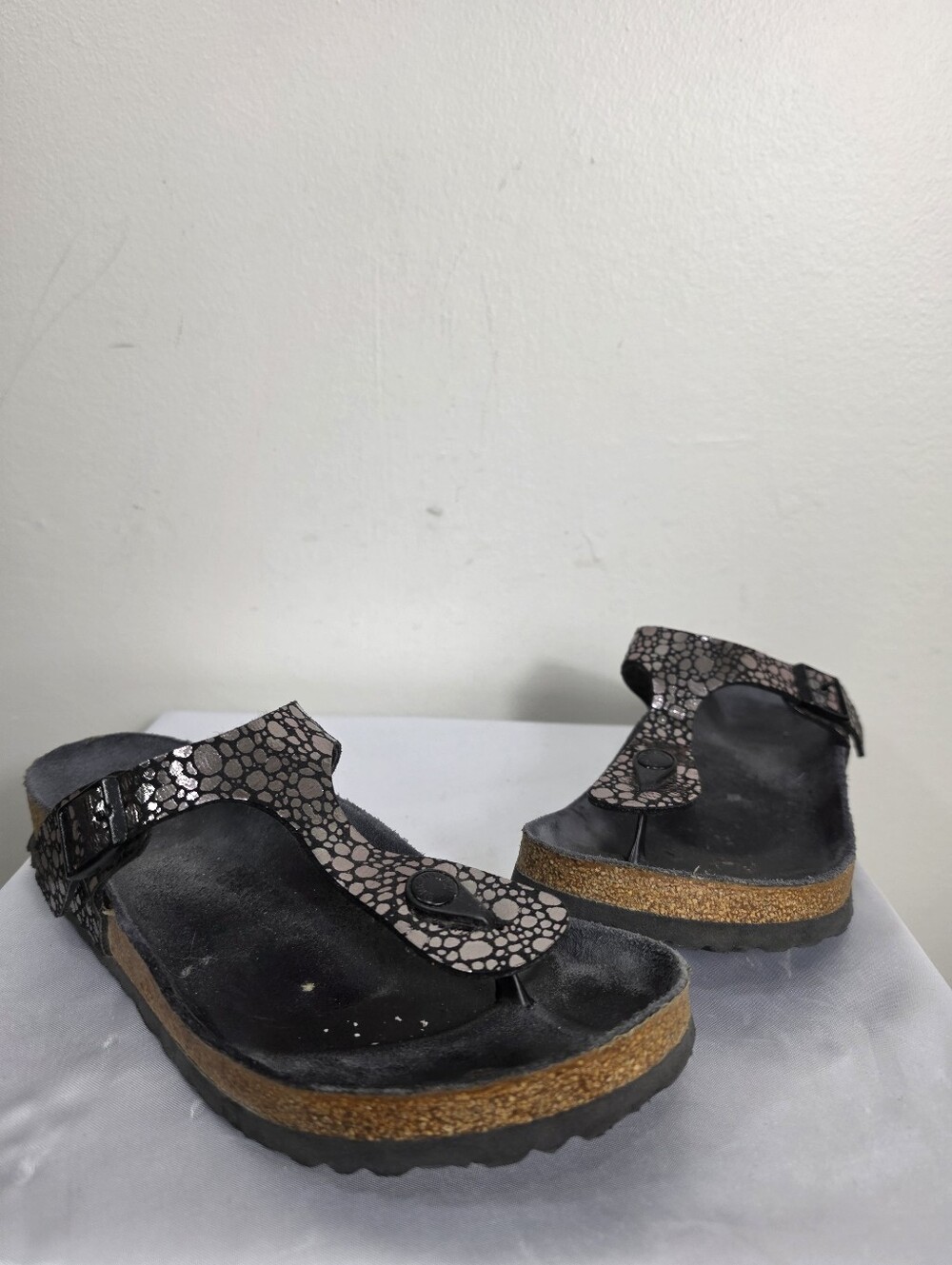 Birkenstock Gizeh Metallic Black Patterned Thong Sandals - Picture 5 of 13